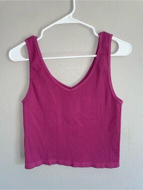 Ribbed V‑Neck Tank Top in Magenta gypsy + Jade